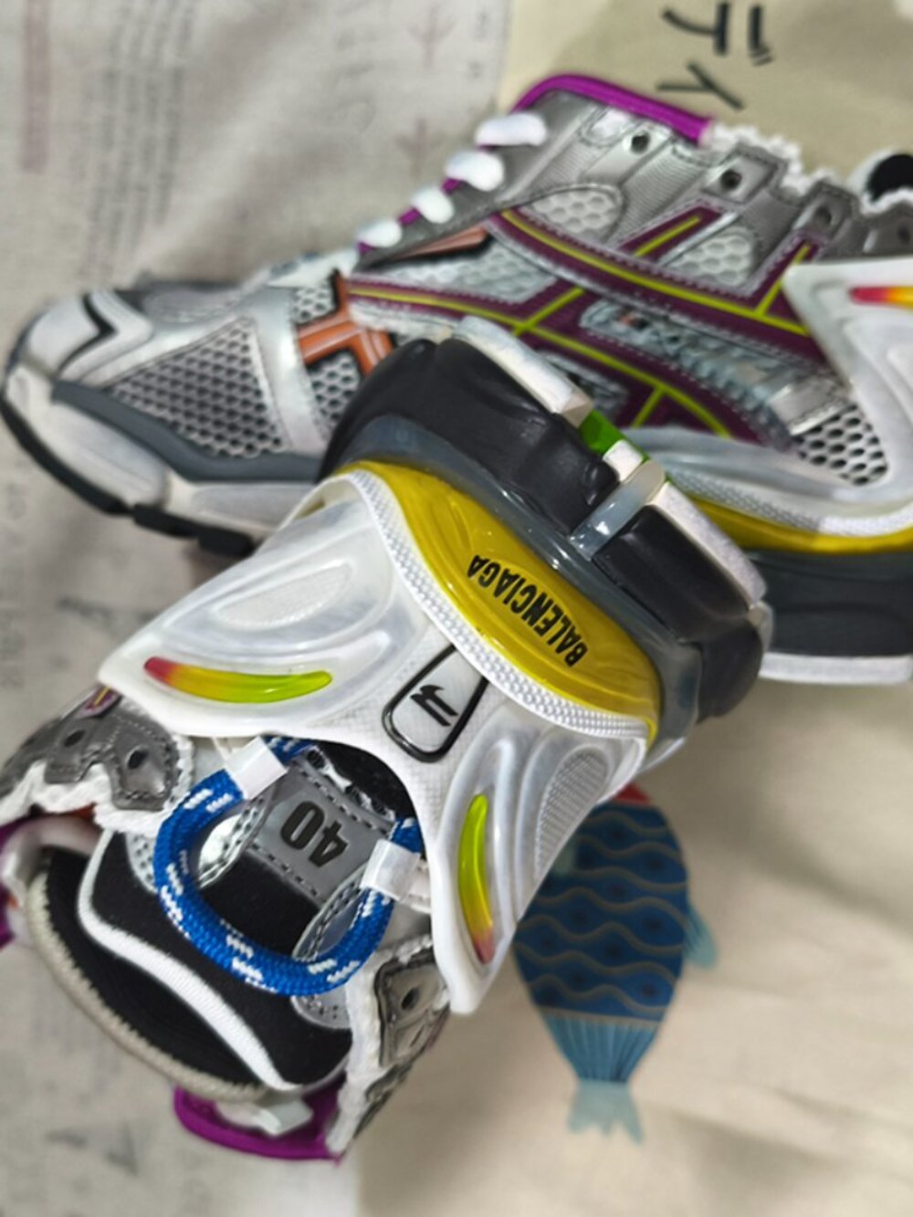 Balenciaga Color-Blocked Chunky Sneakers - Picture 7 of 8